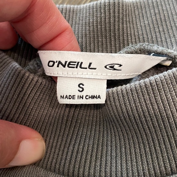 O’Neill surf surfer beach cropped graphic crewneck sweatshirt gray small - Picture 6 of 7